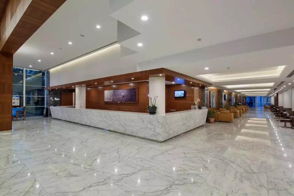 لابی Pine Bay Holiday Resort Hotel Kusadasi